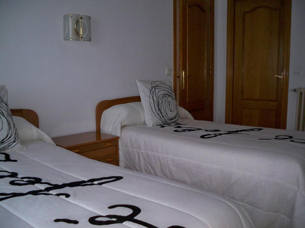 Hostal "Los Chanos El Ruso" Galende Exteriér fotografie