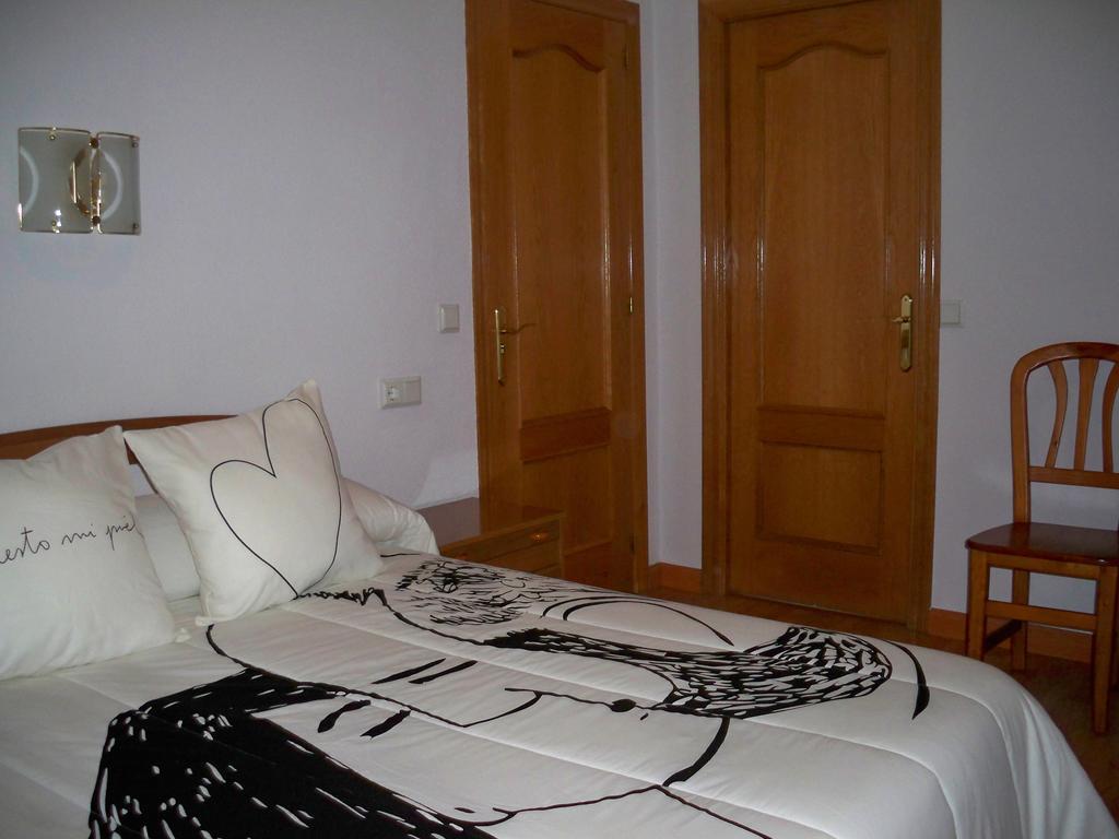 Hostal "Los Chanos El Ruso" Galende Exteriér fotografie