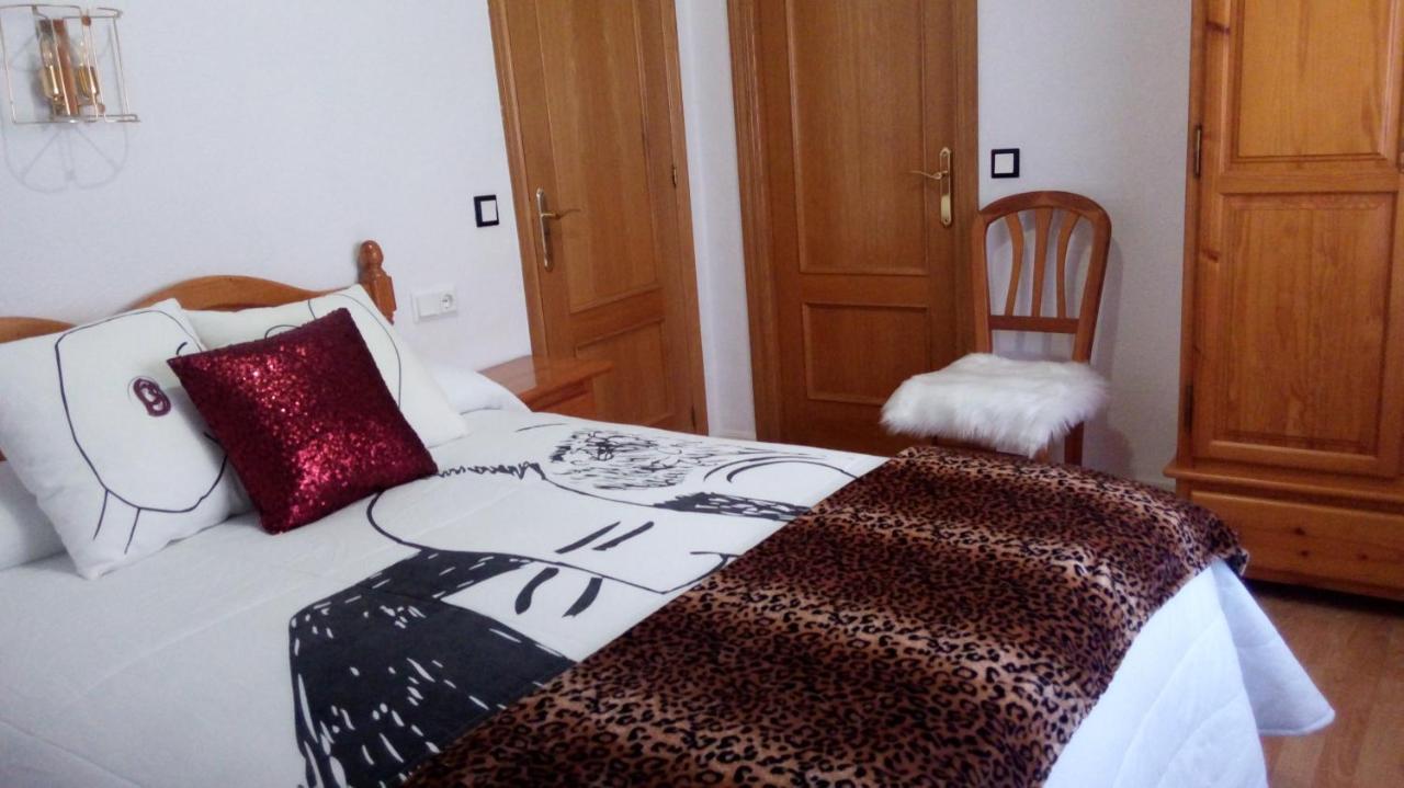 Hostal "Los Chanos El Ruso" Galende Exteriér fotografie