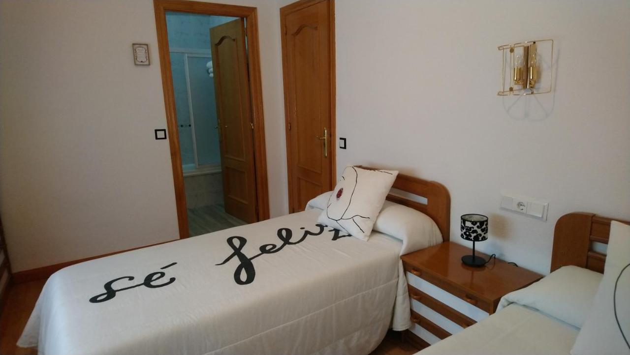 Hostal "Los Chanos El Ruso" Galende Exteriér fotografie